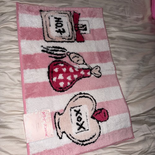 Betsey johnson xox bath rug - johnson,