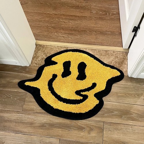 Trippy smiley face rug y2k - rug,